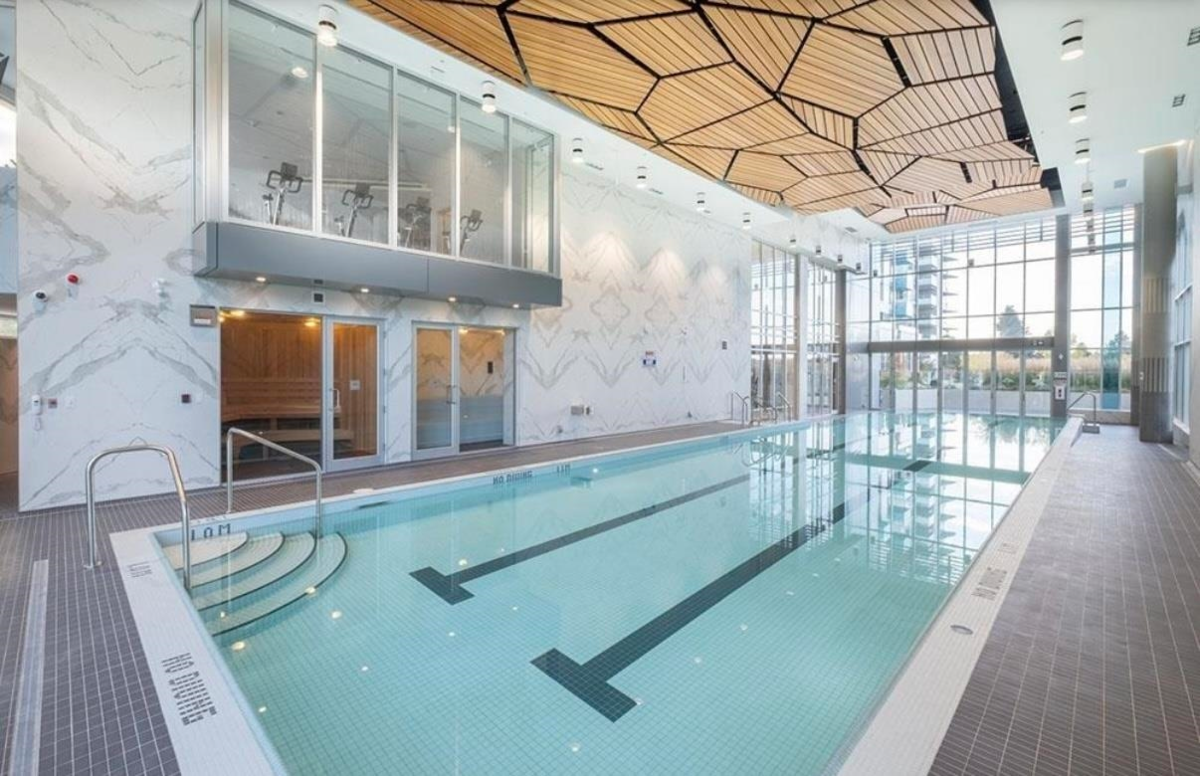 Walk-In Closet Photo of 1808 1500 Fern Street, North Vancouver, BC