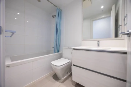Primary Bathroom Photo of 3606 4670 Assembly Way, Burnaby, BC
