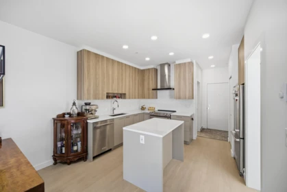 309 7588 16th Street, Burnaby, BC, Burnaby — Apartment/Condo for sale
