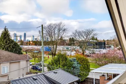 Garden / Landscaping Photo of 2 6933 Prince Edward Street, Vancouver, BC