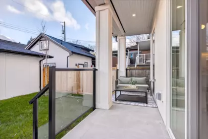 Hot Tub / Spa Photo of 2 6933 Prince Edward Street, Vancouver, BC
