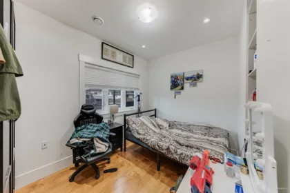 Basement Recreation Room Photo of 763 E 57th Avenue, Vancouver, BC