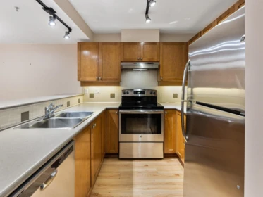 8 2375 W Broadway Street, Vancouver, BC, Vancouver — Townhouse for sale