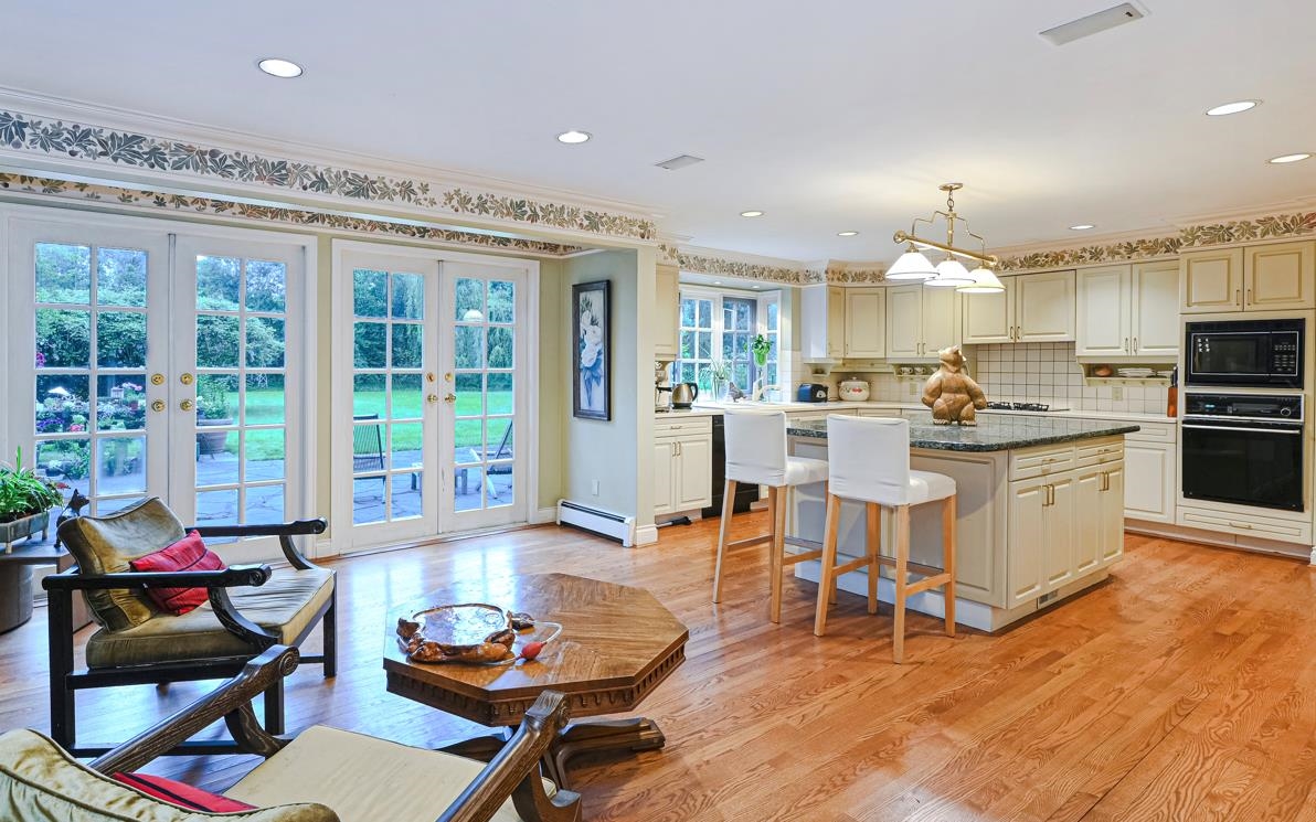 Dining Area Photo of 6786 Blenheim Street, Vancouver, BC