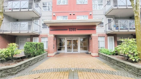 Backyard Photo of 405 3260 St Johns Street, Port Moody, BC