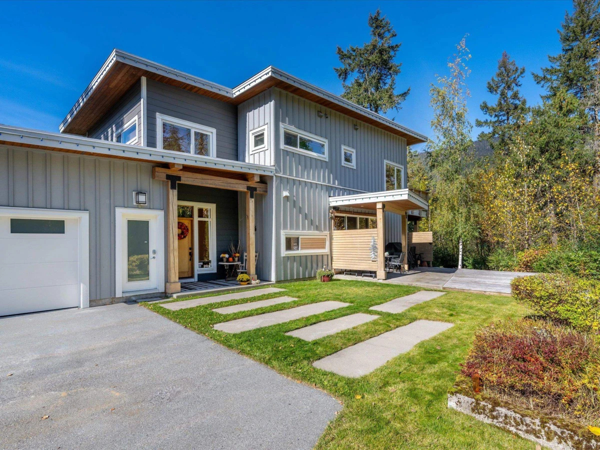 Family Room Photo of 1087 Madeley Place, Whistler, BC