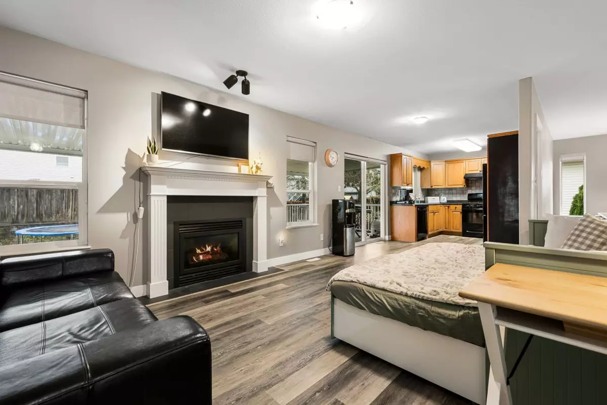 Living Room Photo of 5642 Thornhill Street, Chilliwack, BC
