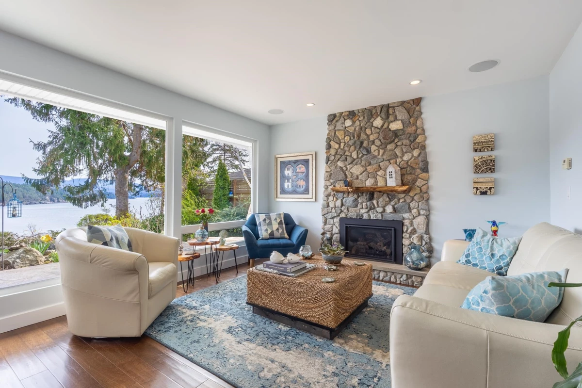 Family Room Photo of 7616 Eureka Avenue, Halfmoon Bay, BC