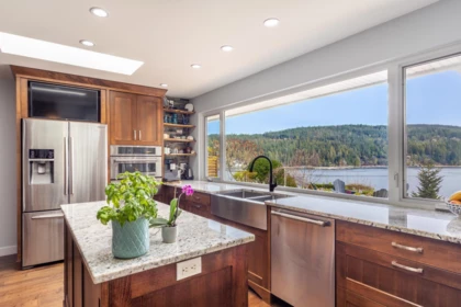 7616 Eureka Avenue, Halfmoon Bay, BC, Halfmoon Bay — Single Family Residence for sale