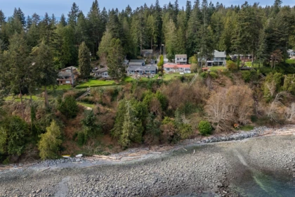 Hot Tub / Spa Photo of 7616 Eureka Avenue, Halfmoon Bay, BC