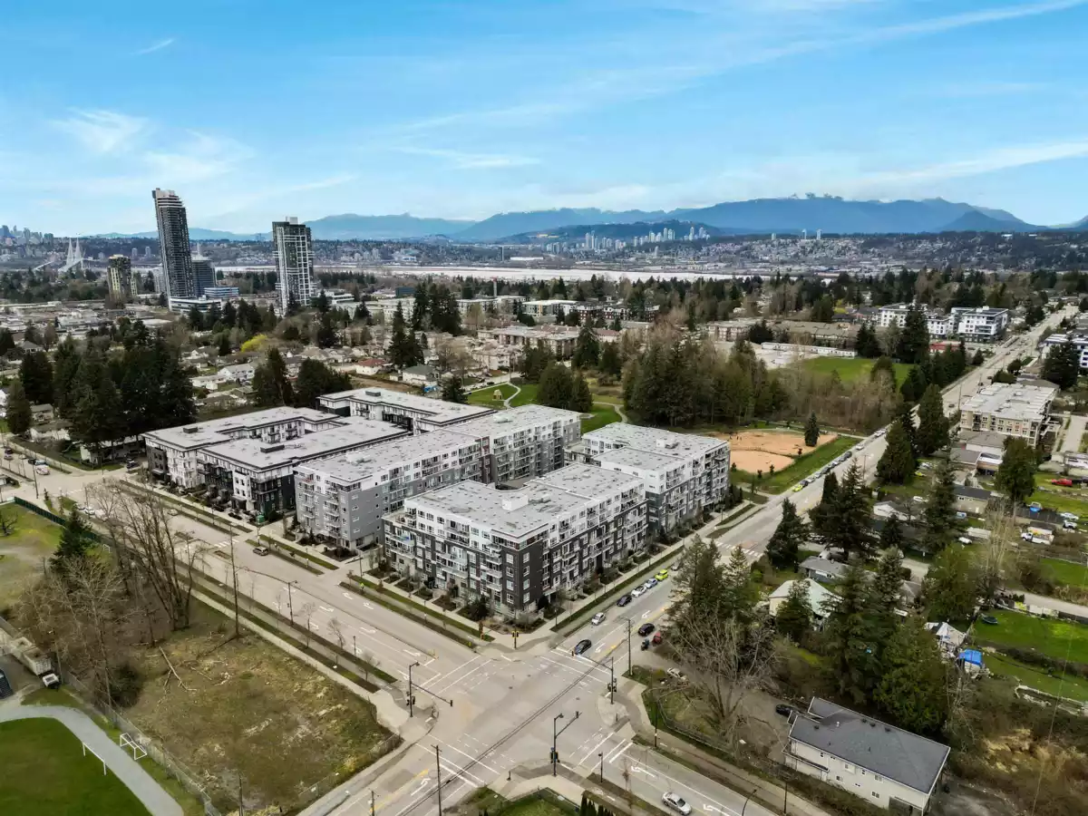 Family Room Photo of 224 13963 105 Boulevard, Surrey, BC