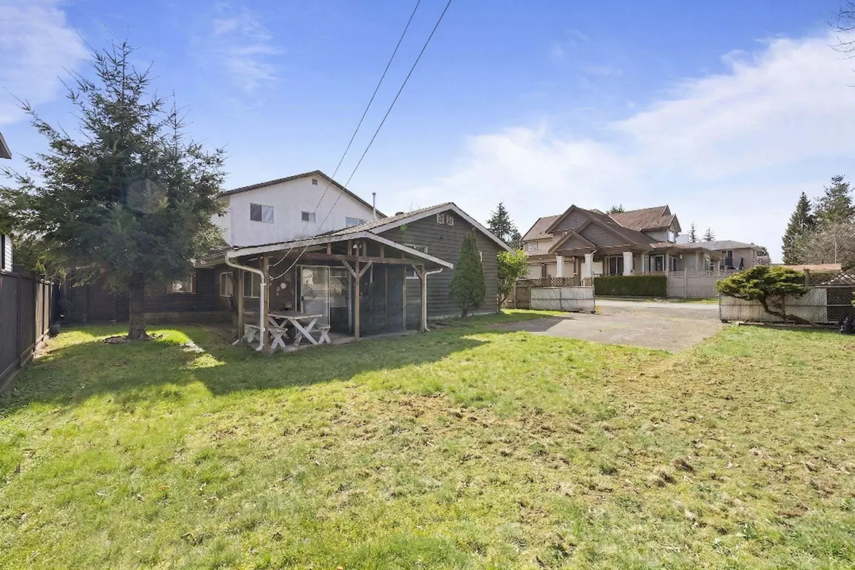 Family Room Photo of 12945 64 Avenue, Surrey, BC