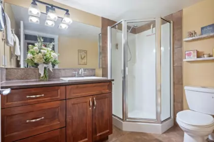 Entry Foyer Photo of 307 15941 Marine Drive, White Rock, BC