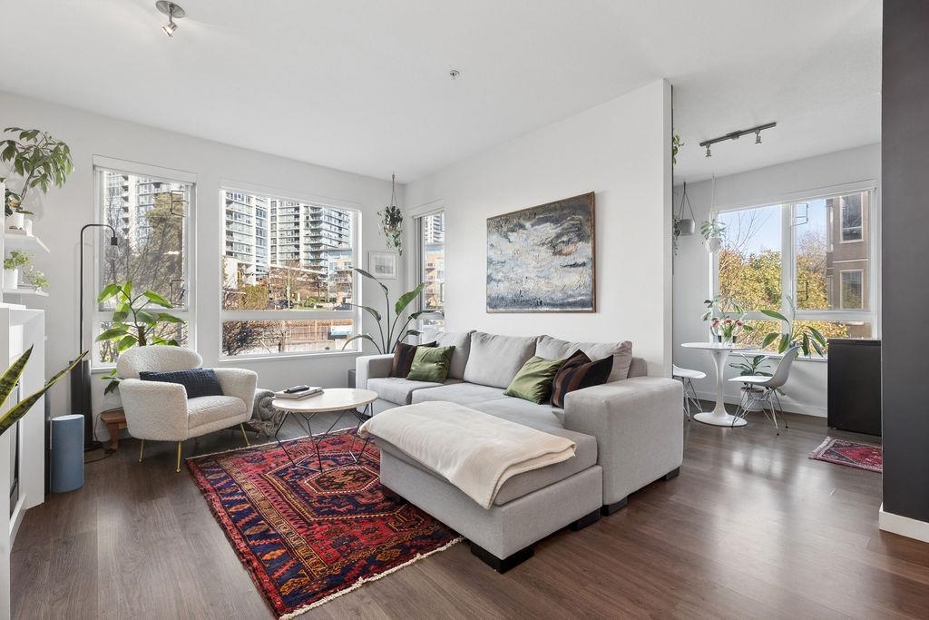 Family Room Photo of 207 217 W 8th Street, North Vancouver, BC