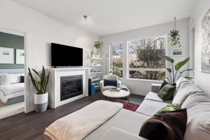 207 217 W 8th Street, North Vancouver, BC, North Vancouver — Apartment/Condo for sale