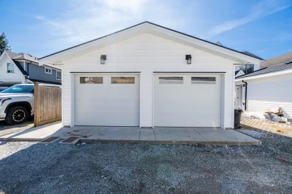 Garden / Landscaping Photo of 101 1619 Manning Avenue, Port Coquitlam, BC