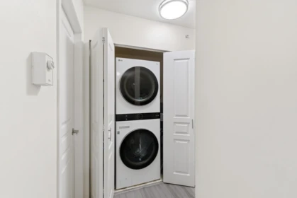 Primary Bathroom Photo of 20 3428 Adanac Street, Vancouver, BC