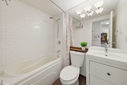 Guest Bathroom Photo of 103 570 E 8th Avenue, Vancouver, BC