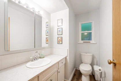 Guest Bathroom Photo of 15429 90 Avenue, Surrey, BC