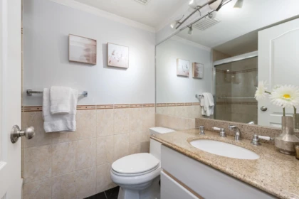Guest Bathroom Photo of 306 1023 Wolfe Street, Vancouver, BC