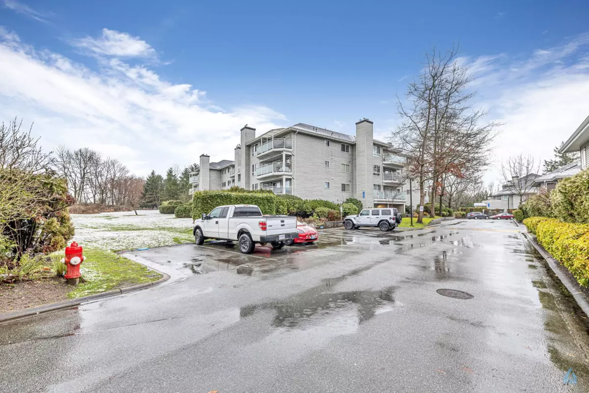 Living Room Photo of 307 13680 84 Avenue, Surrey, BC