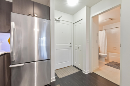 Entry Foyer Photo of 426 21009 56 Avenue, Langley, BC
