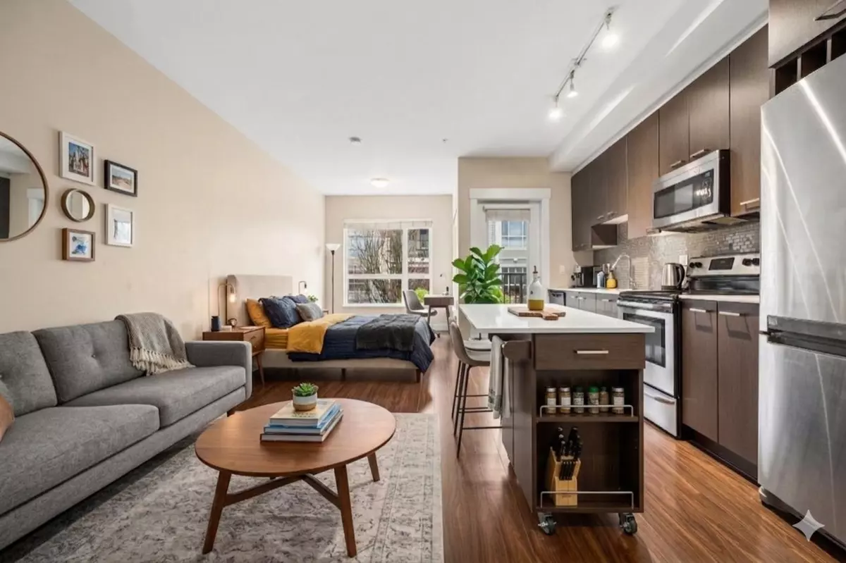 Family Room Photo of 206 2473 Atkins Avenue, Port Coquitlam, BC