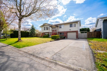 18320 59a Avenue, Surrey, BC, Surrey — Single Family Residence for sale