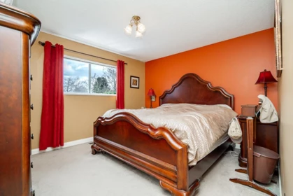 Guest Bathroom Photo of 18320 59a Avenue, Surrey, BC