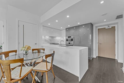 Breakfast Nook Photo of 507 2085 Skyline Court, Burnaby, BC