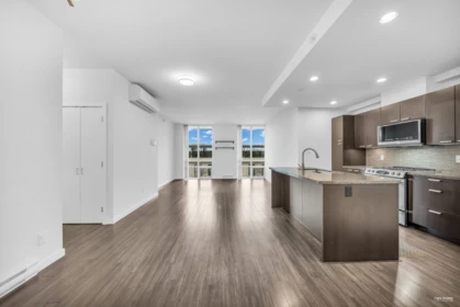 304 2200 Douglas Road, Burnaby, BC, Burnaby — Apartment/Condo for sale