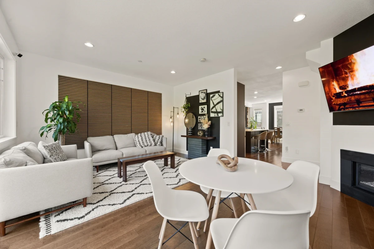 Living Room Photo of 7 23709 111a Avenue, Maple Ridge, BC