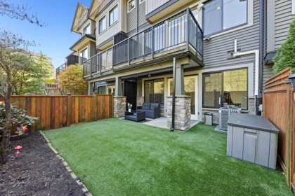 Front Yard Photo of 7 23709 111a Avenue, Maple Ridge, BC