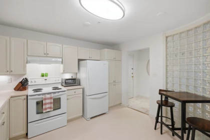 Kitchen Island Photo of 211 2575 Ware Street, Abbotsford, BC