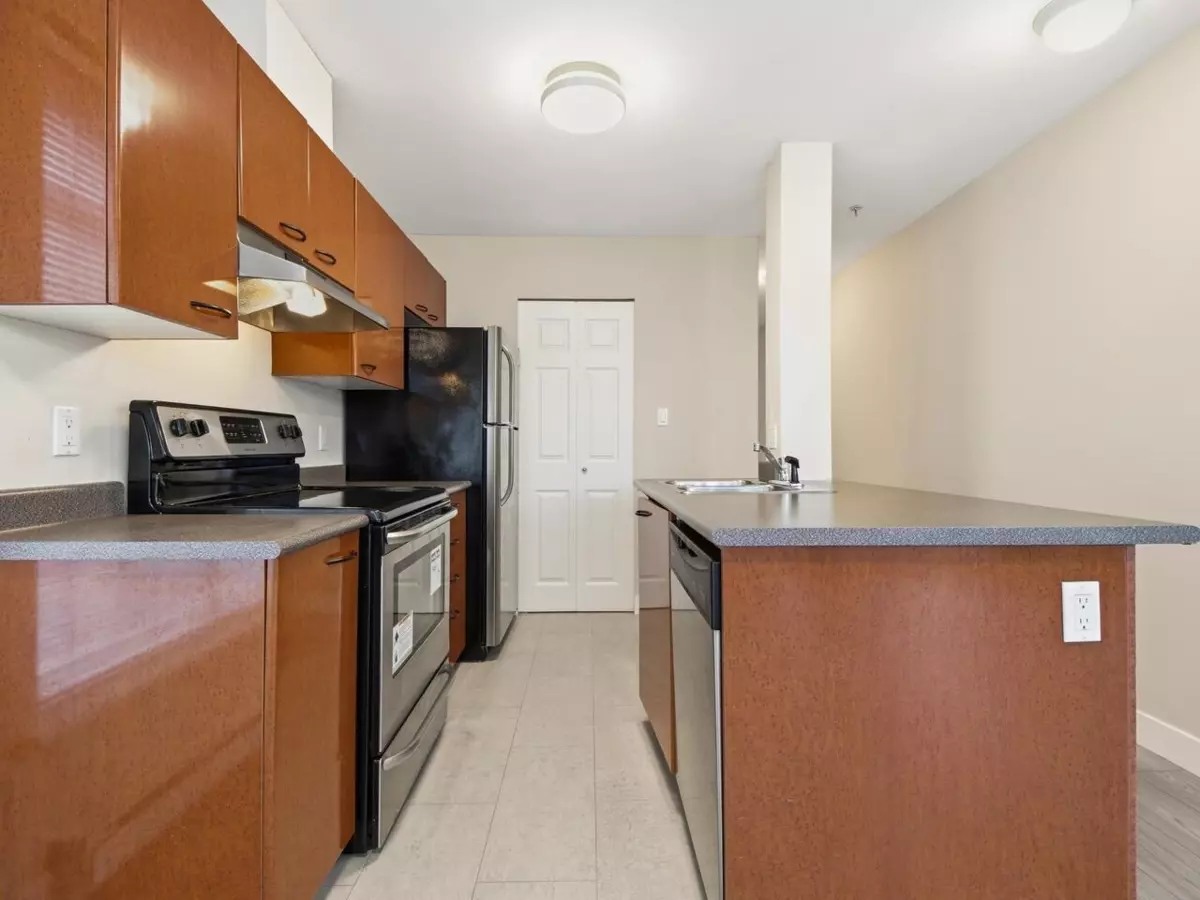 Dining Area Photo of 206 1688 E 8th Avenue, Vancouver, BC