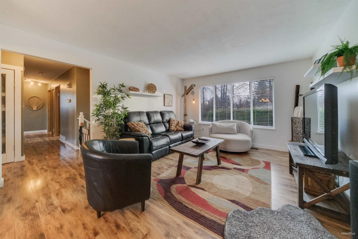 Family Room Photo of 12515 227 Street, Maple Ridge, BC
