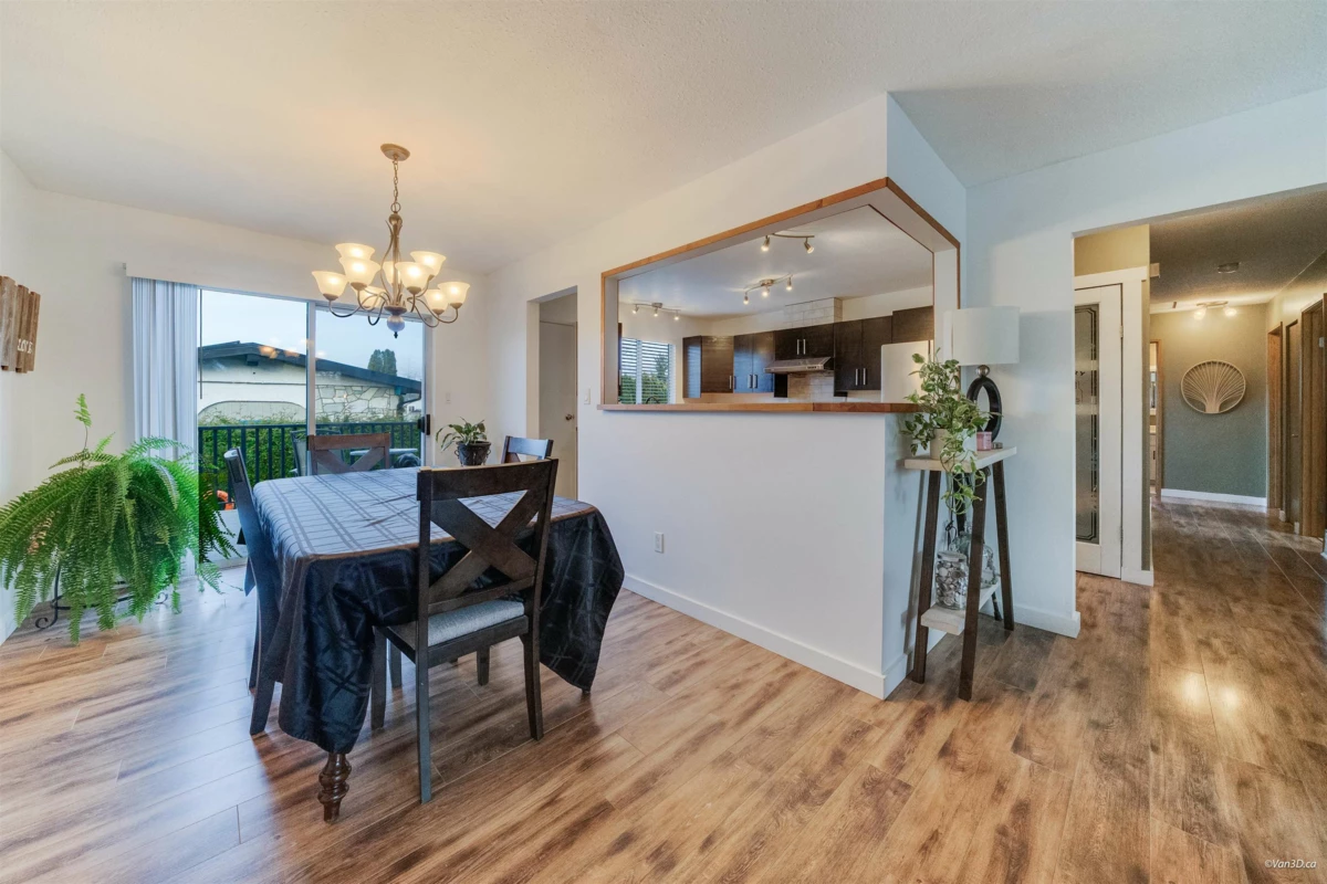 Living Room Photo of 12515 227 Street, Maple Ridge, BC
