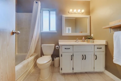 Mudroom Photo of 12515 227 Street, Maple Ridge, BC