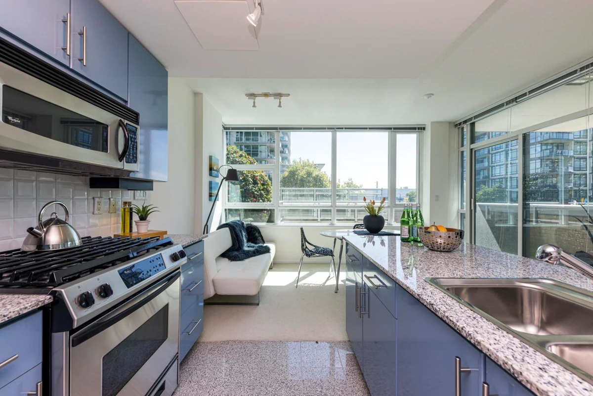 Dining Area Photo of 303 168 E Esplanade, North Vancouver, BC