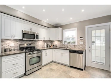 Kitchen Island Photo of 761 W 26th Avenue, Vancouver, BC