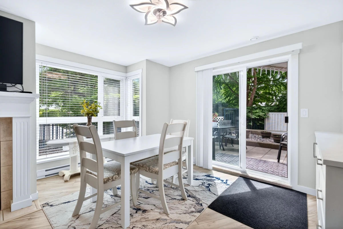 Dining Area Photo of 101 20245 53 Avenue, Langley, BC