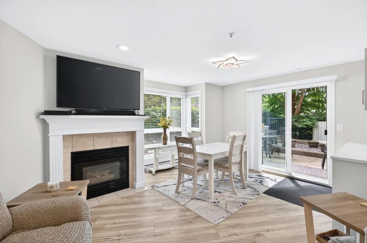 Family Room Photo of 101 20245 53 Avenue, Langley, BC