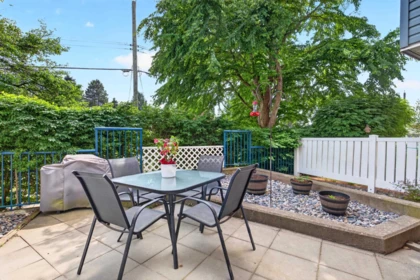 Swimming Pool Photo of 101 20245 53 Avenue, Langley, BC