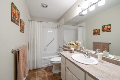 Hallway Photo of 302 2451 Gladwin Road, Abbotsford, BC