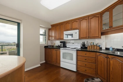 Kitchen Island Photo of 703 32440 Simon Avenue, Abbotsford, BC