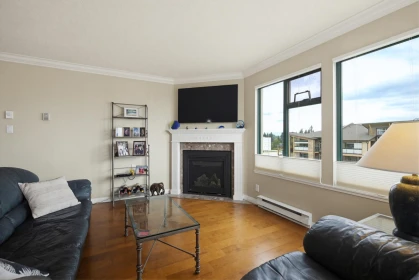Mudroom Photo of 703 32440 Simon Avenue, Abbotsford, BC