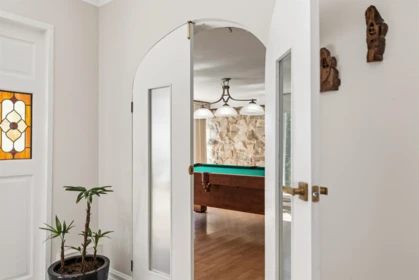 Entry Foyer Photo of 4723 Hotel Lake Road, Pender Harbour, BC