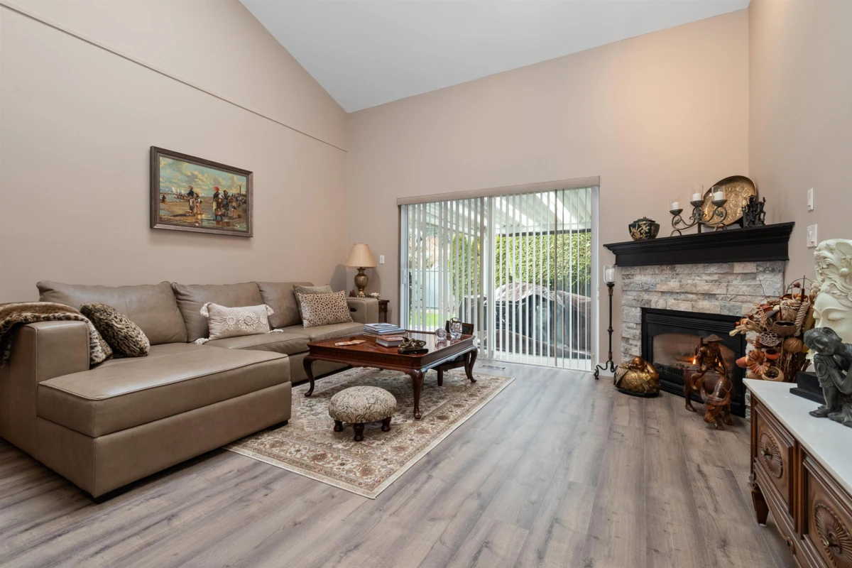 Living Room Photo of 39 730 Mccombs Drive, Harrison Hot Springs, BC