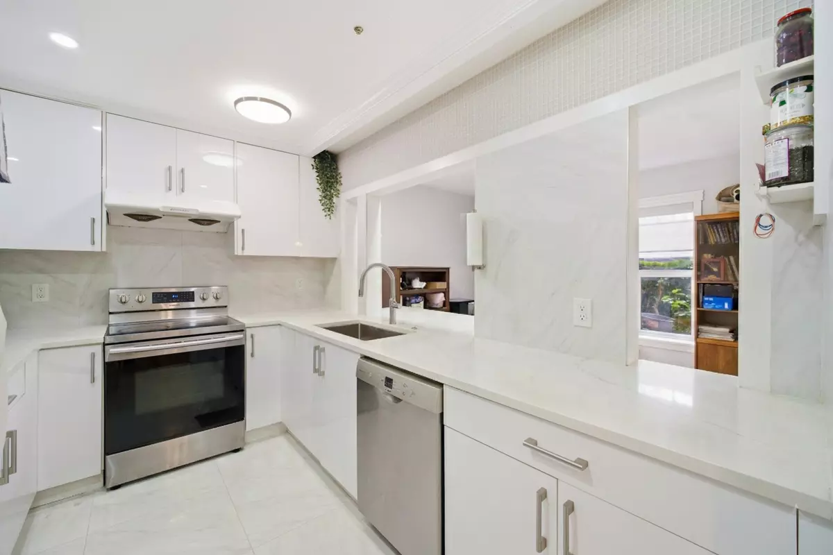 Dining Area Photo of 195 8333 Jones Road, Richmond, BC