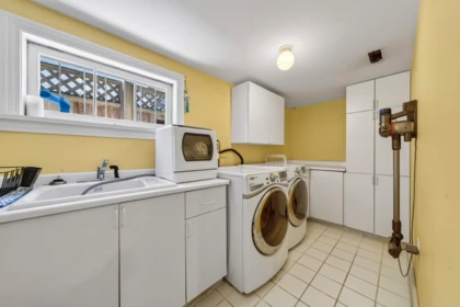 Powder Room Photo of 834 Fourth Street, New Westminster, BC